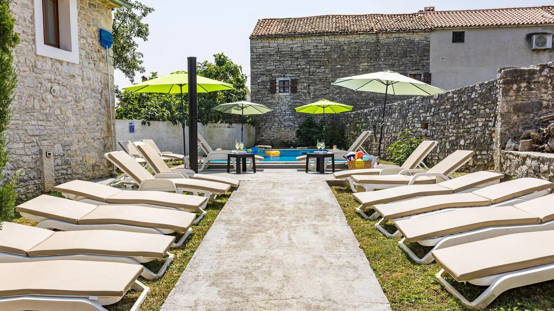 Villa Barbara - Orihi Barban 0*,
